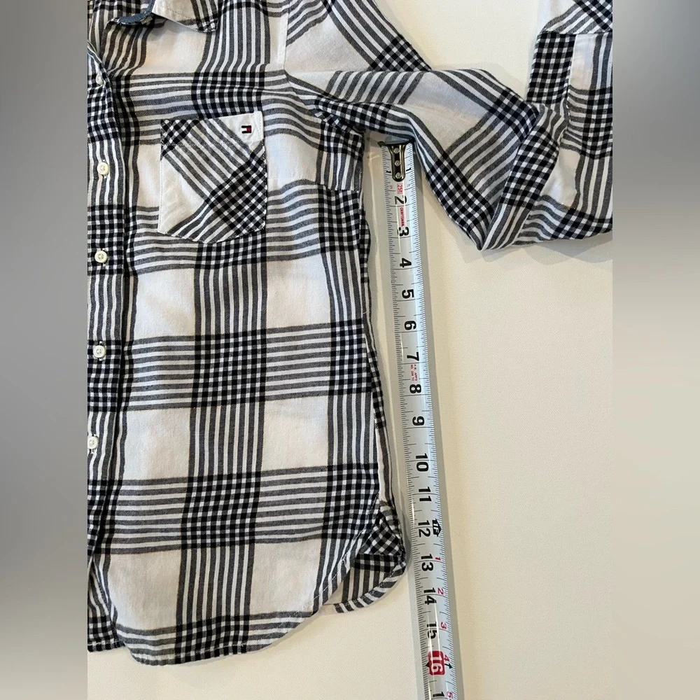 Tommy Hilfiger Plaid Flannel Metallic Stitch Button Down Logo Black White - Picture 6 of 14